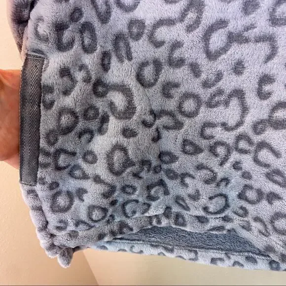 Philosophy Gray Leopard Print Hoodie Medium - Picture 8 of 10